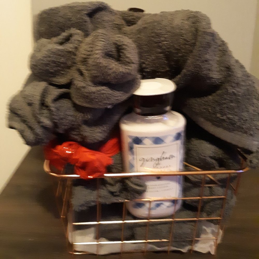 GIFT: HANDCRAFTED TOWEL SET. Includes Bath/Body